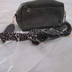 Stylish Gray Crossbody Bag with Leopard Strap